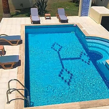 호텔 Corina With Private Pool And Garden *
