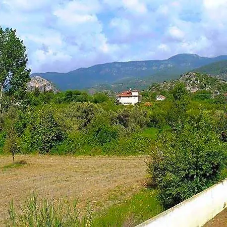 Corina With Private Pool And Garden * 달리안